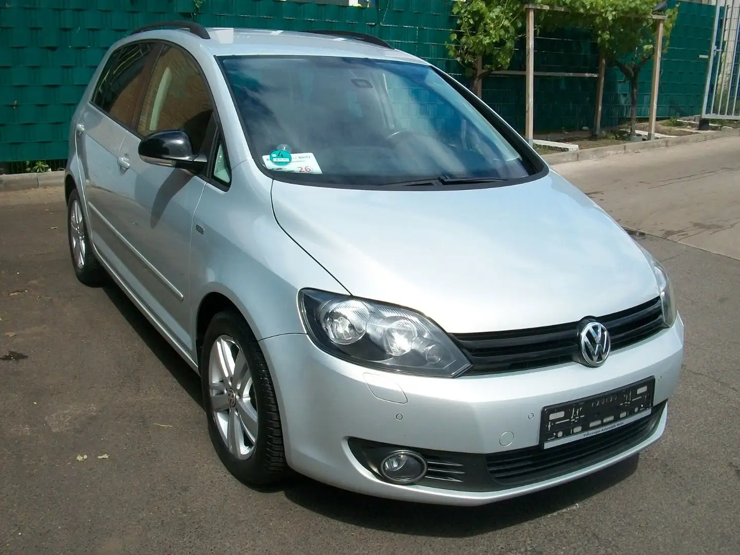 Volkswagen Golf Plus VI 1.4 TSI Match*6Gang*Leder*Navi*PDC* Silber - 2