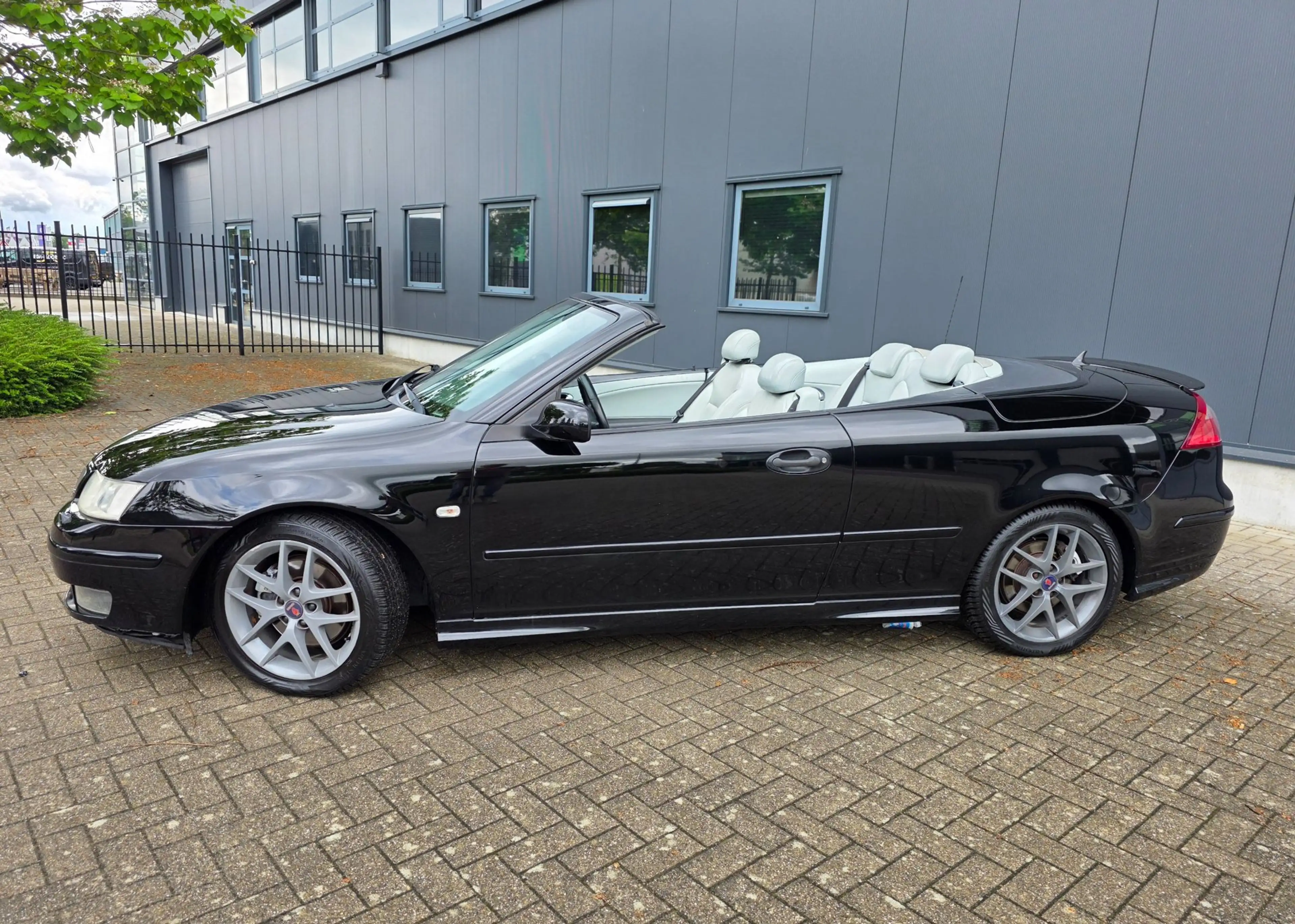 Saab 9-3 Cabrio 2.0T Aero, automaat, turbo vervangen, bijte — photo 3