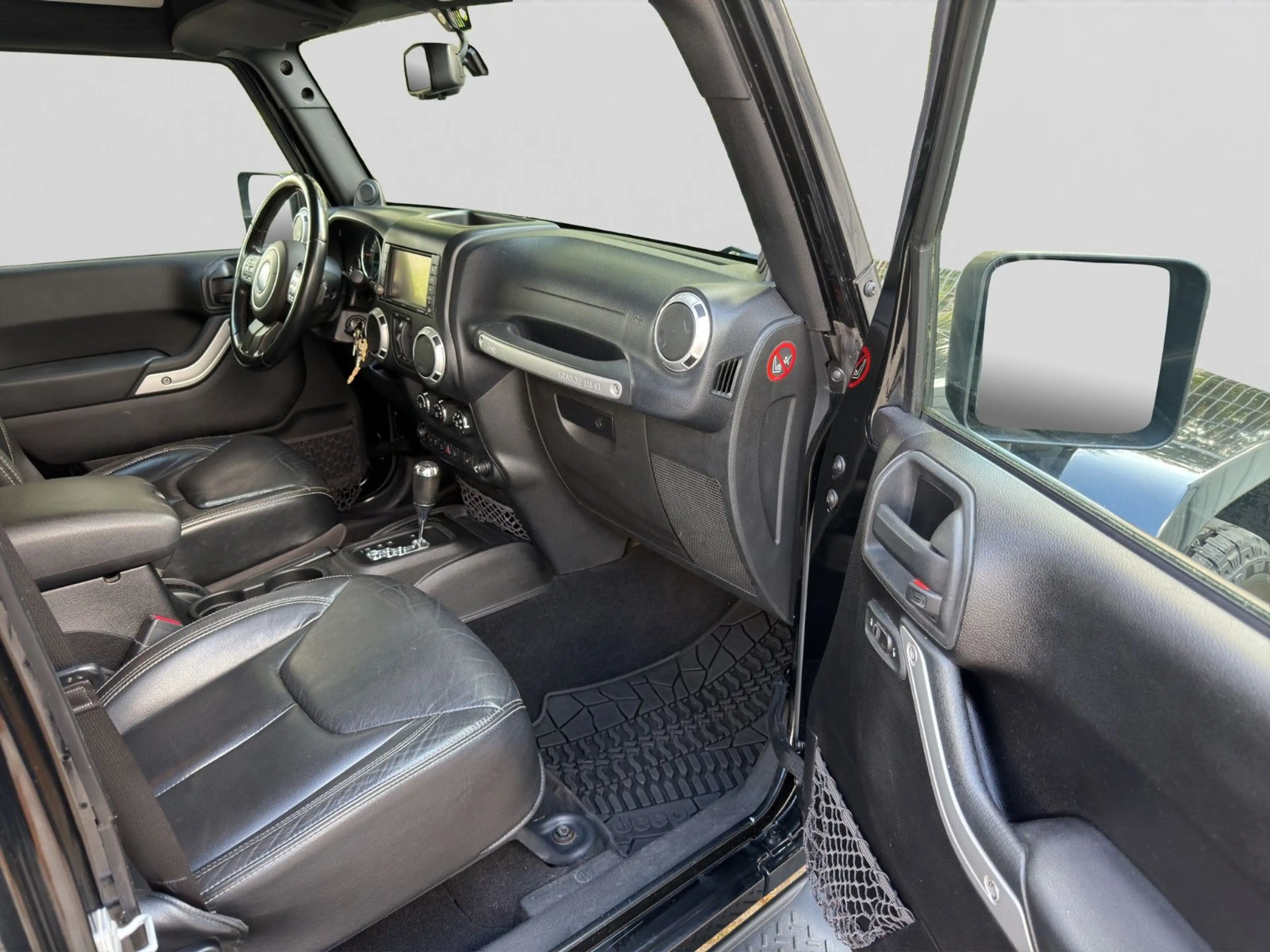 Jeep Wrangler Sahara 2.8 Aut. SITZH KAM NAV XEN AHK — photo 15