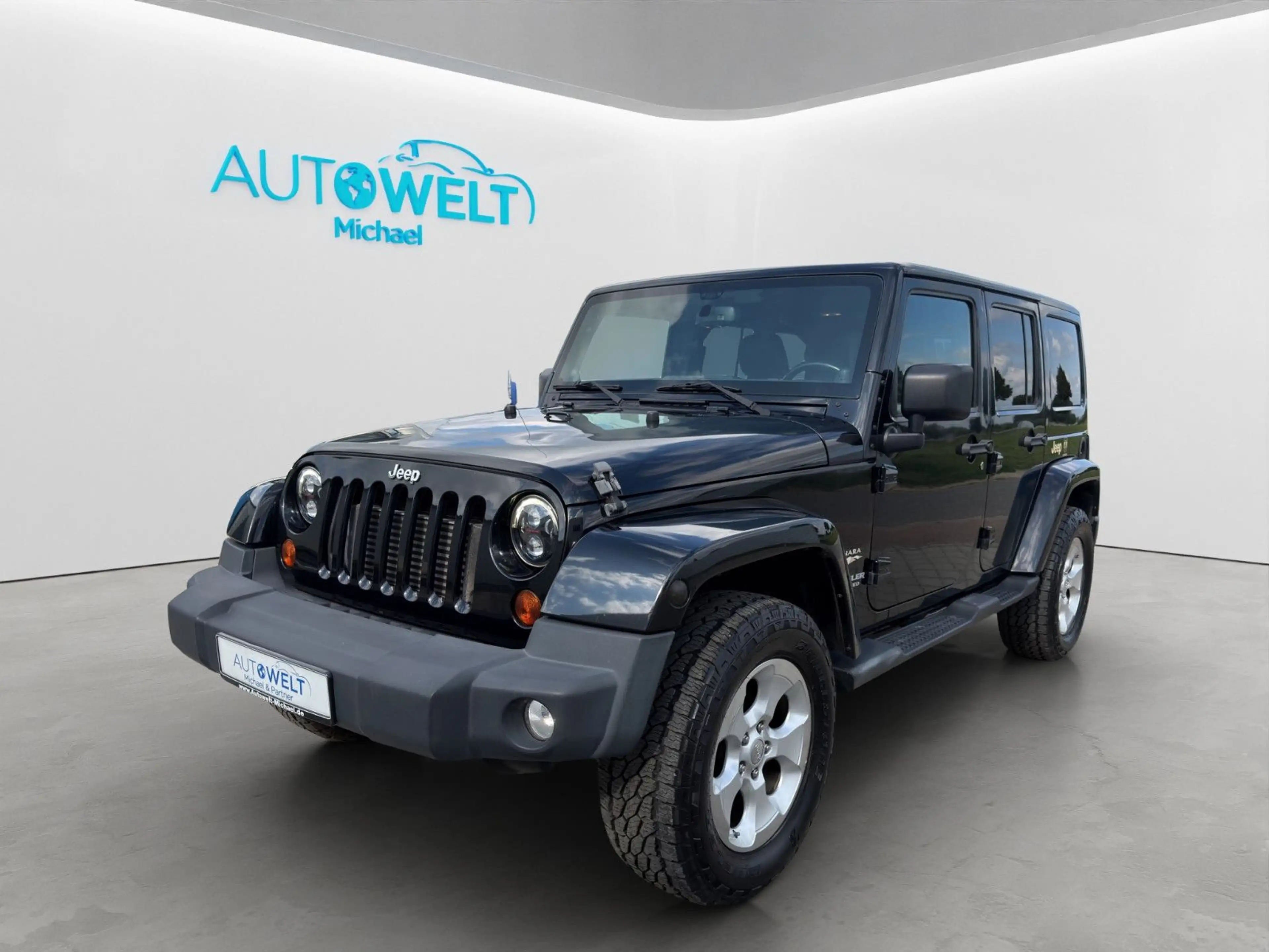 Jeep Wrangler Sahara 2.8 Aut. SITZH KAM NAV XEN AHK