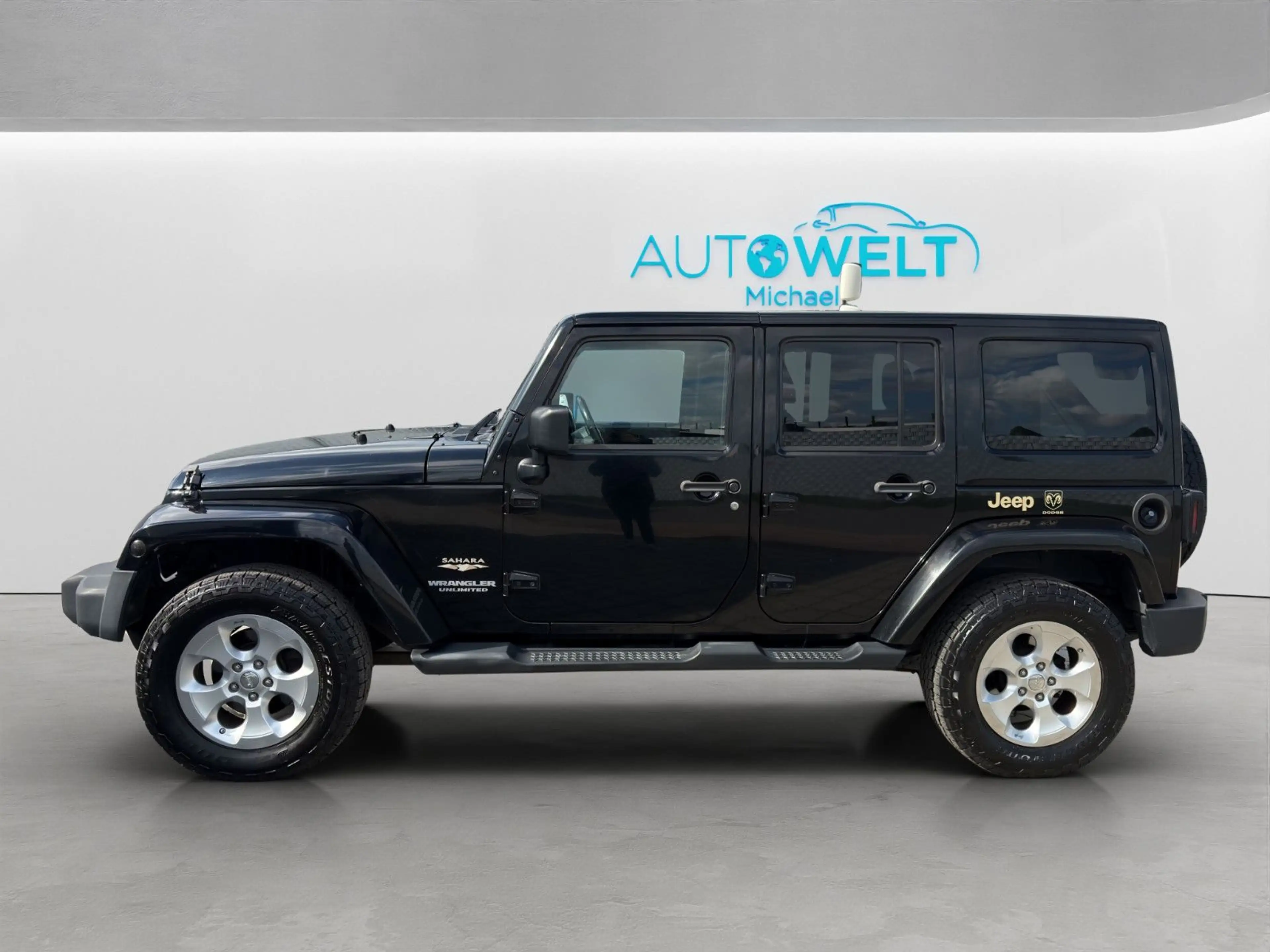 Jeep Wrangler Sahara 2.8 Aut. SITZH KAM NAV XEN AHK — photo 8