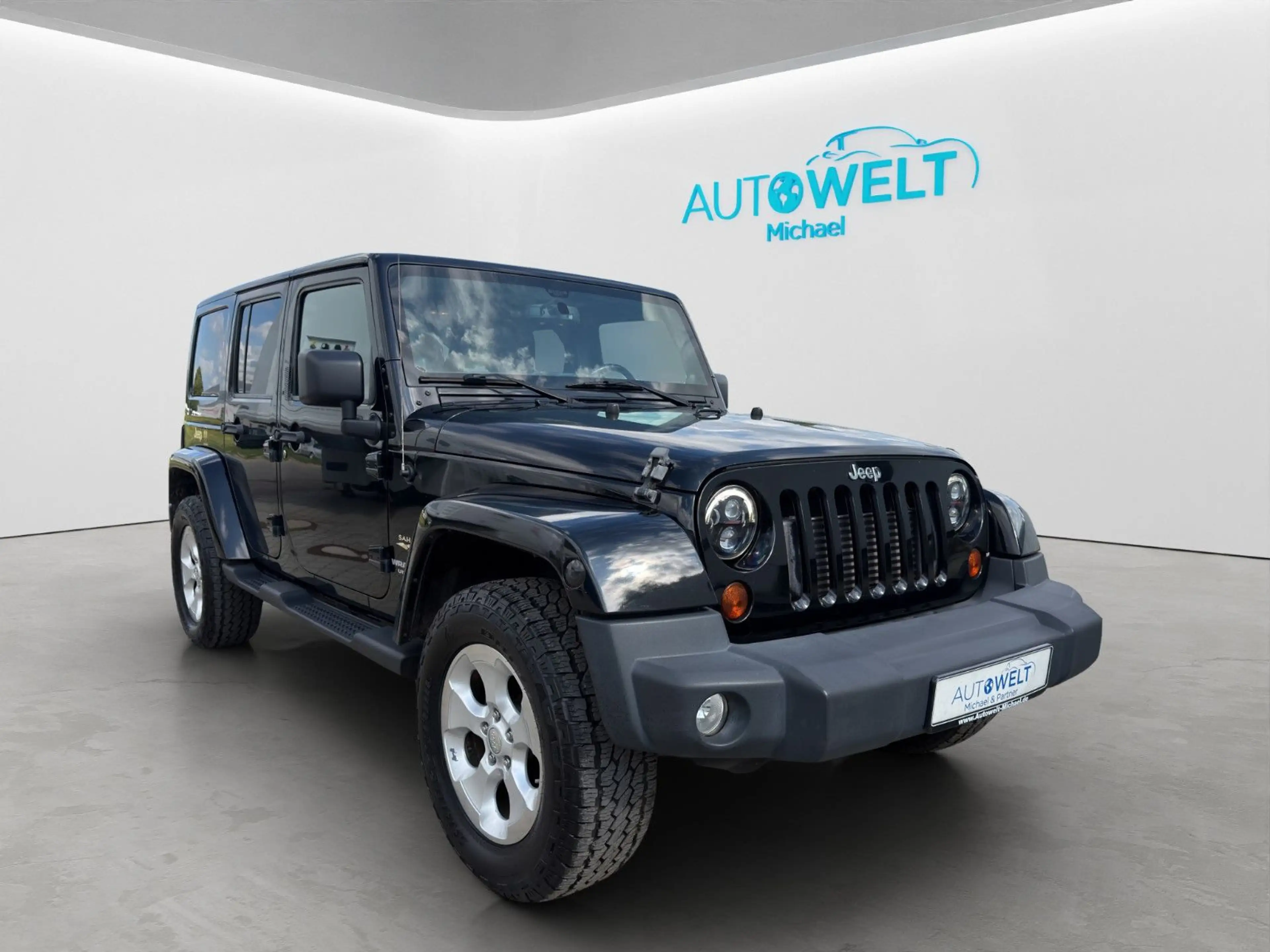 Jeep Wrangler Sahara 2.8 Aut. SITZH KAM NAV XEN AHK — photo 3