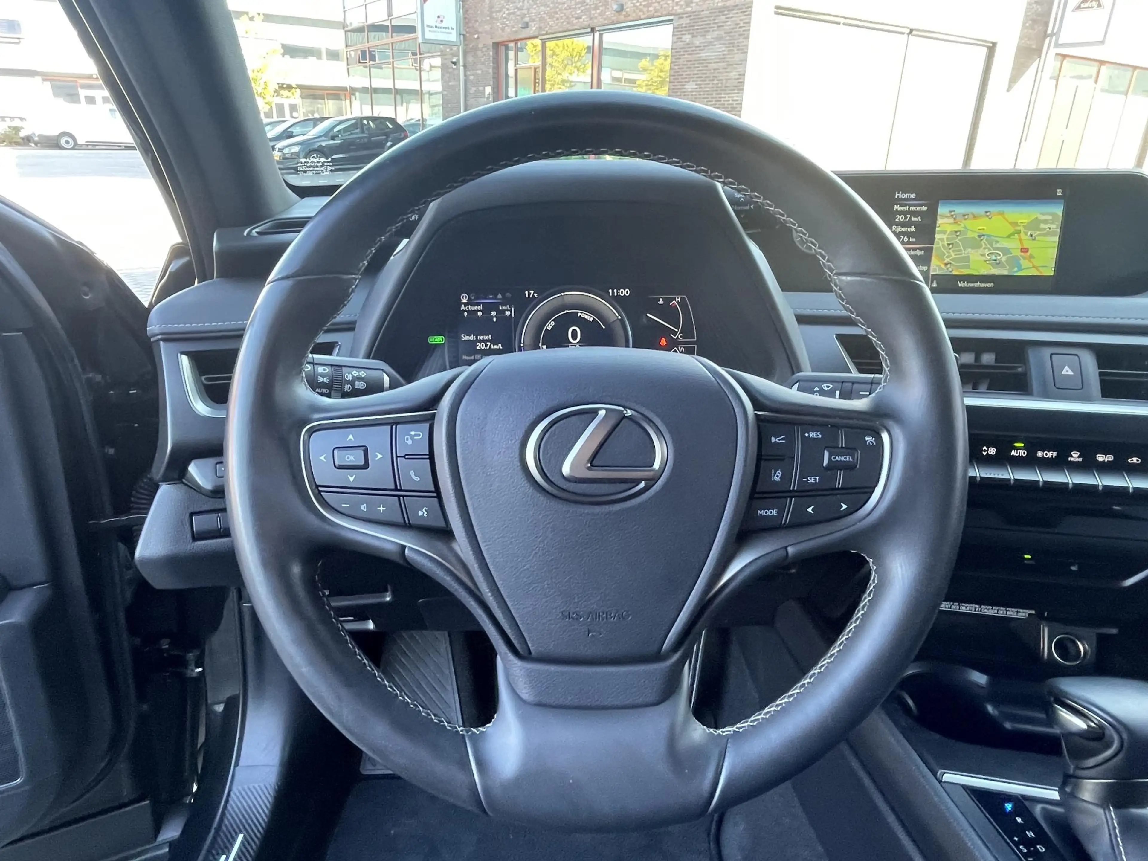 Lexus UX 250h Luxury Line | Stoelverwarming | Parkeersensoren V+ — photo 8