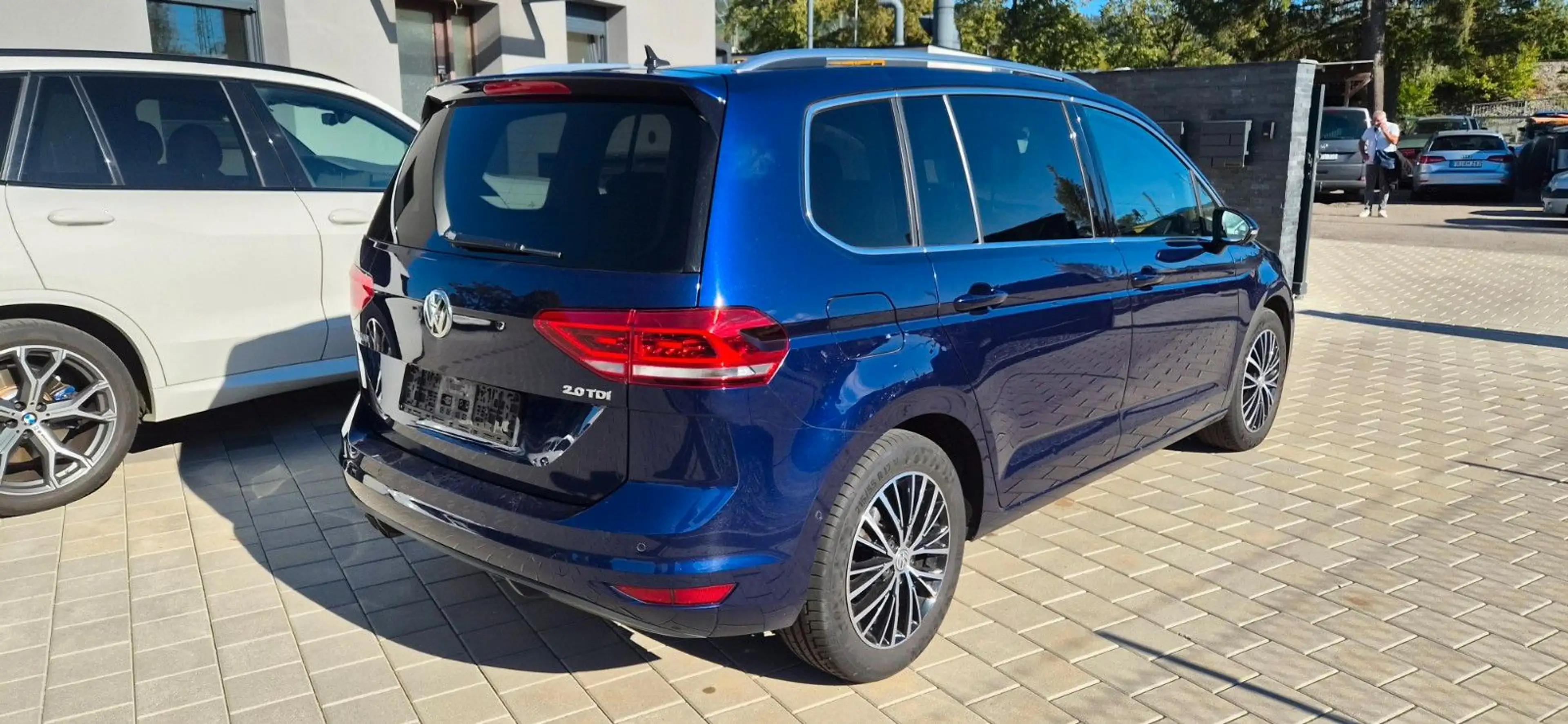 Volkswagen Touran 2.0 TDI Highline ACC Pano LED AHK — photo 5