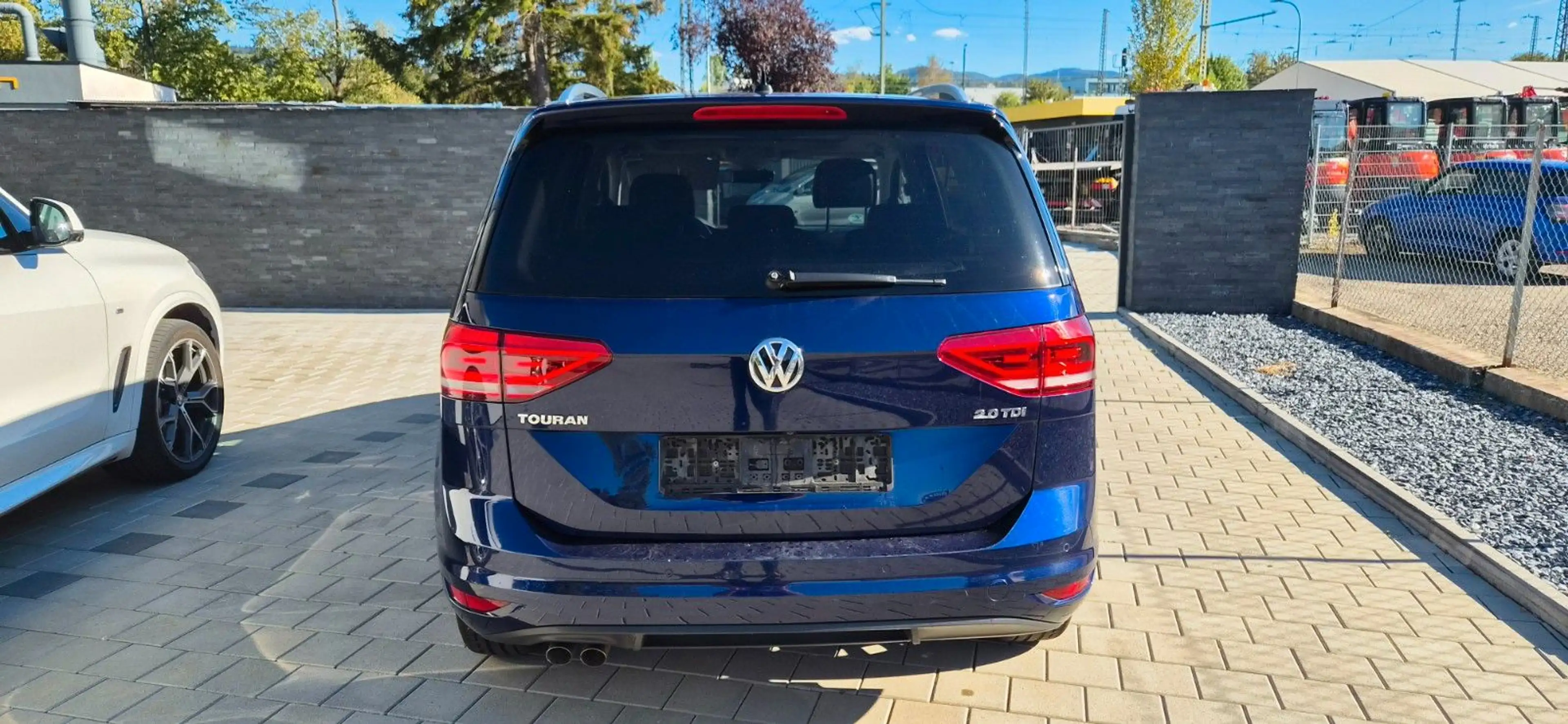 Volkswagen Touran 2.0 TDI Highline ACC Pano LED AHK — photo 6