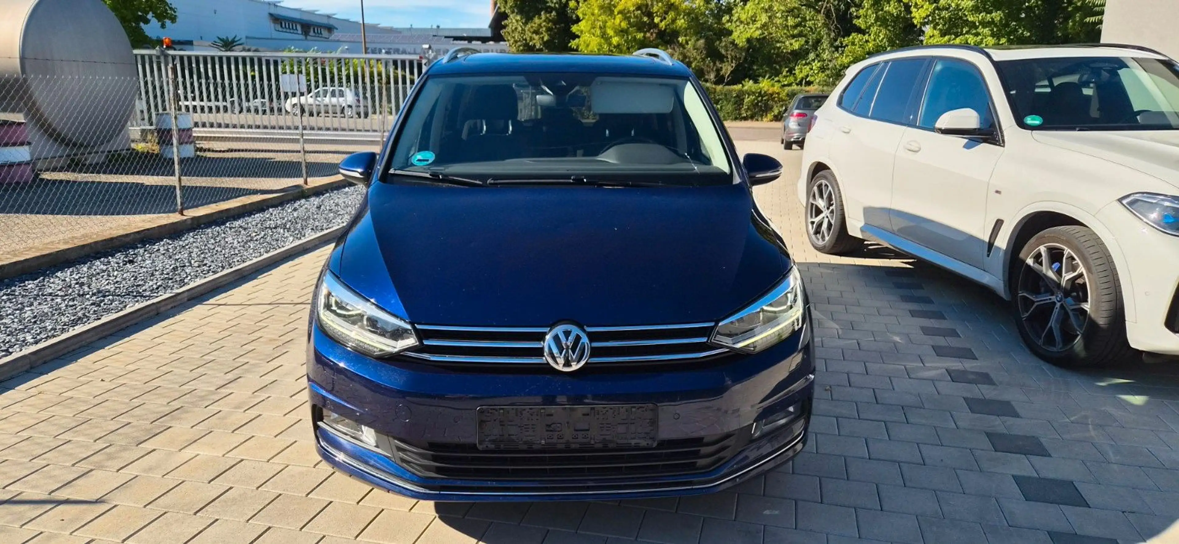 Volkswagen Touran 2.0 TDI Highline ACC Pano LED AHK — photo 2