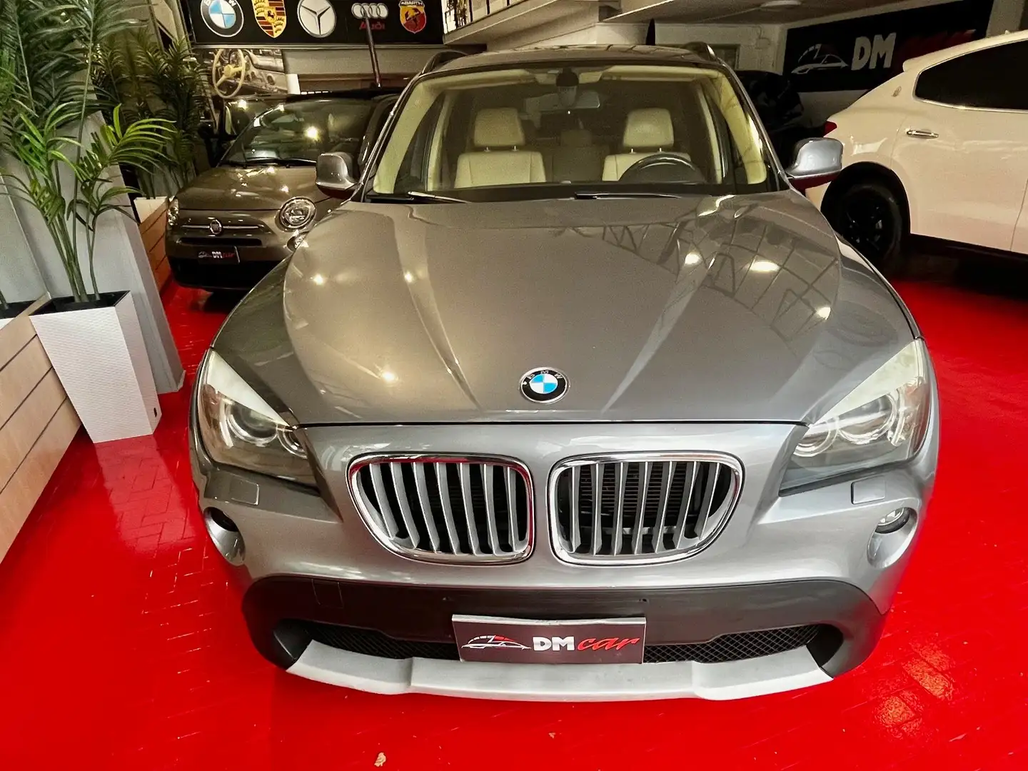 BMW X1 X-DRIVE 23d 204CV Futura AUTO PELLE CERCHI XENO Gris - 1