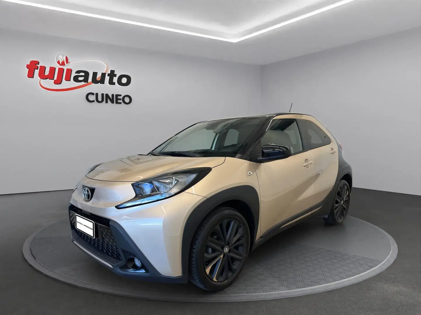 Toyota Aygo X Aygo X 1.0 Trend 72cv s-cvt Bronzo - 1