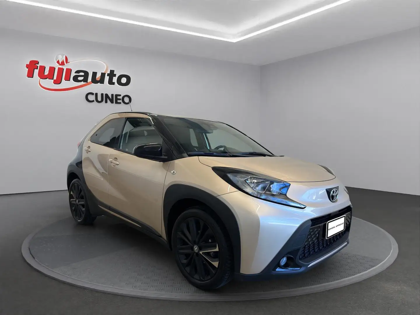 Toyota Aygo X Aygo X 1.0 Trend 72cv s-cvt Bronzo - 2