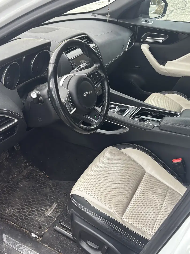 Jaguar F-Pace 30d AWD R-Sport Aut. - 2
