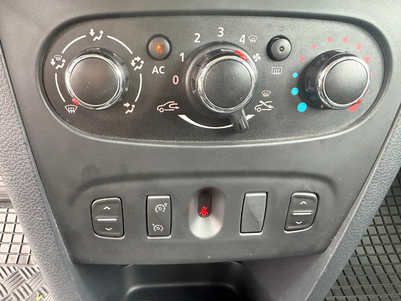 Dacia Sandero 0.9 TCe Ambiance *5 DRS*AIRCO*NAV.*PDC*ELLEK. PAKK — photo 14