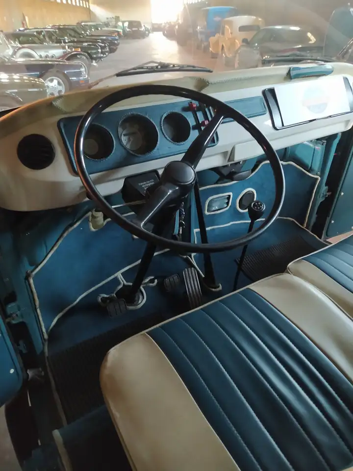 Volkswagen T2 bus 9 posti, foto 4
