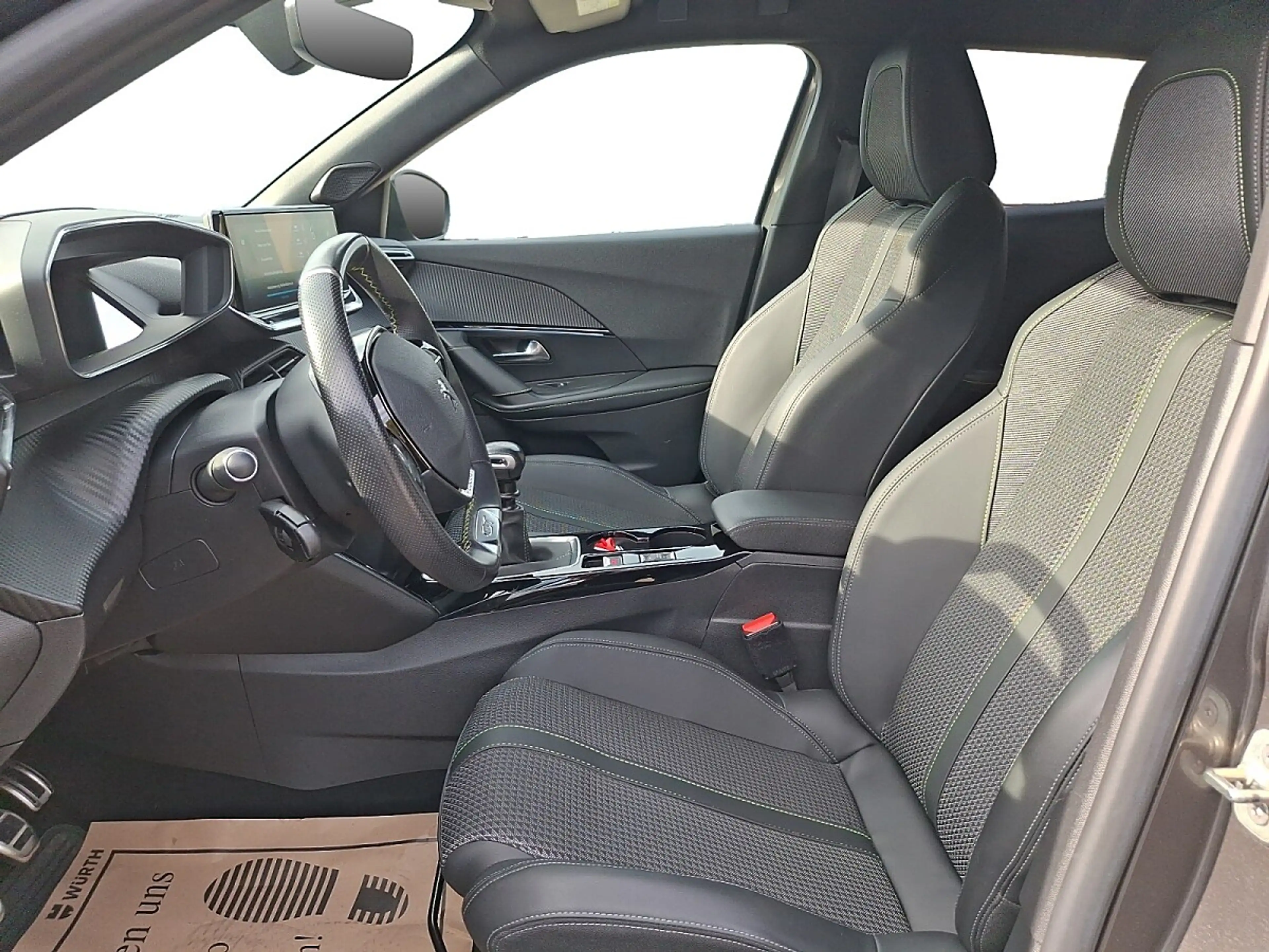 Peugeot 2008 BlueHDi 110 S&S GT 6-Gang-Manuell — photo 10