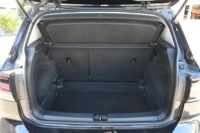 Volkswagen T-Cross view 9