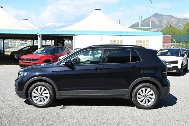 Volkswagen T-Cross view 8