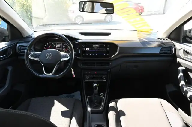 Volkswagen T-Cross view 11