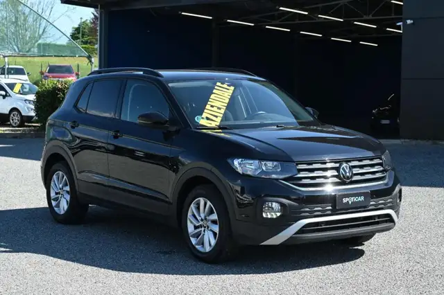 Volkswagen T-Cross view 3