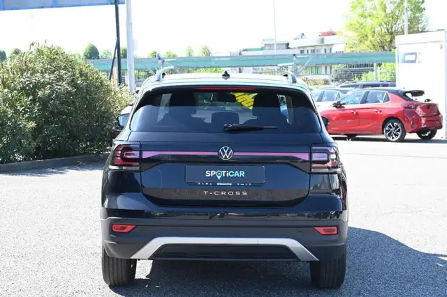 Volkswagen T-Cross view 6