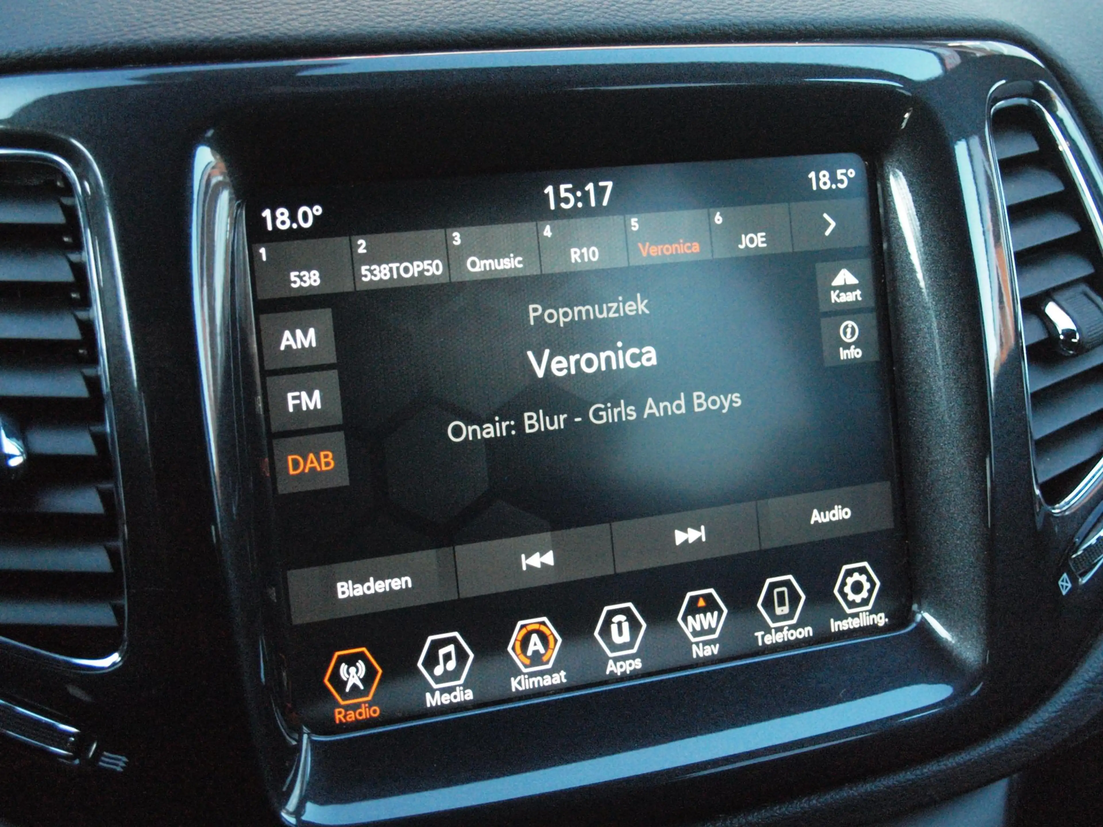 Jeep Compass 1.3T S | Camera | Cruise Control | Alpine Audio | — photo 14