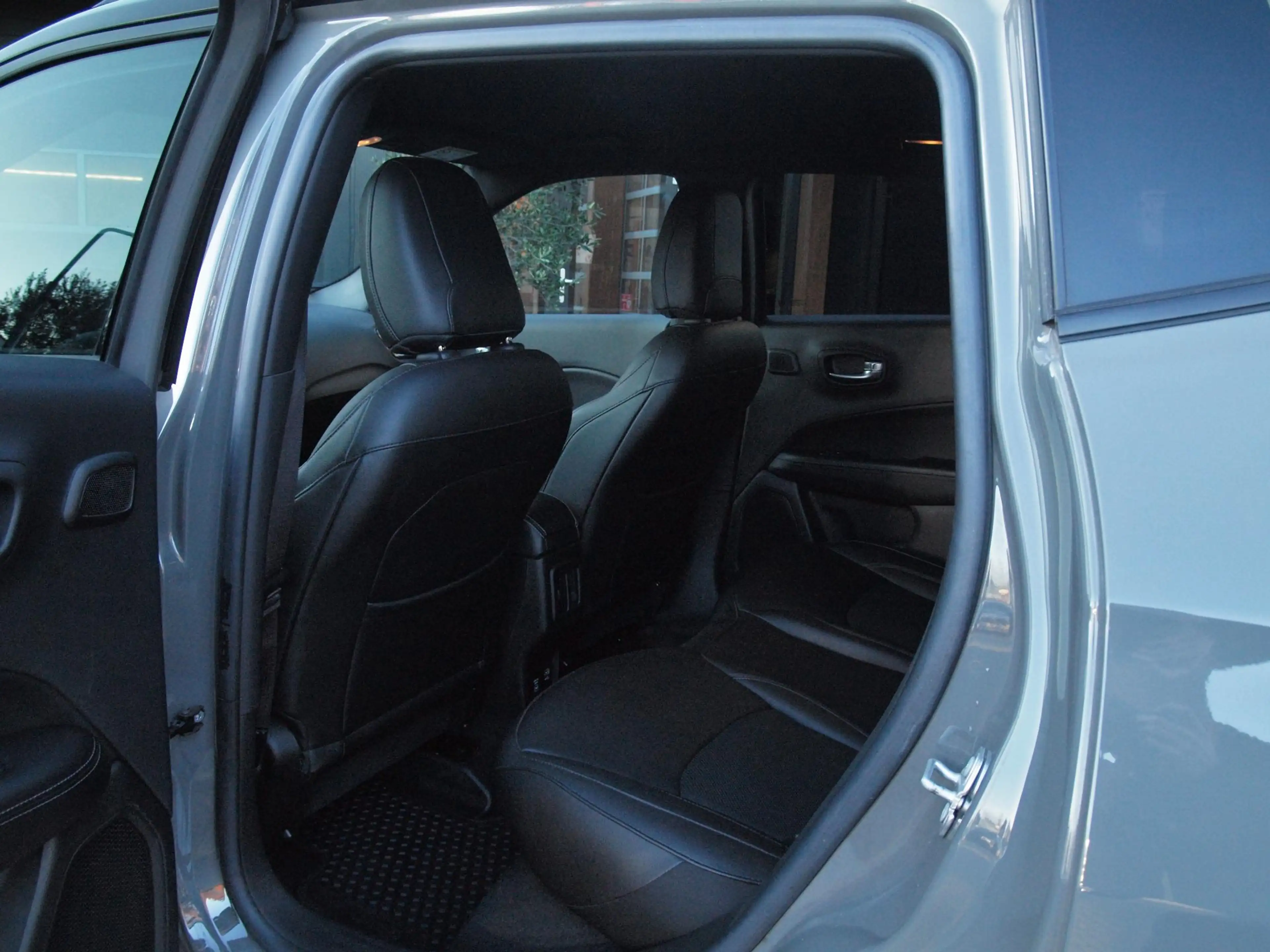 Jeep Compass 1.3T S | Camera | Cruise Control | Alpine Audio | — photo 25
