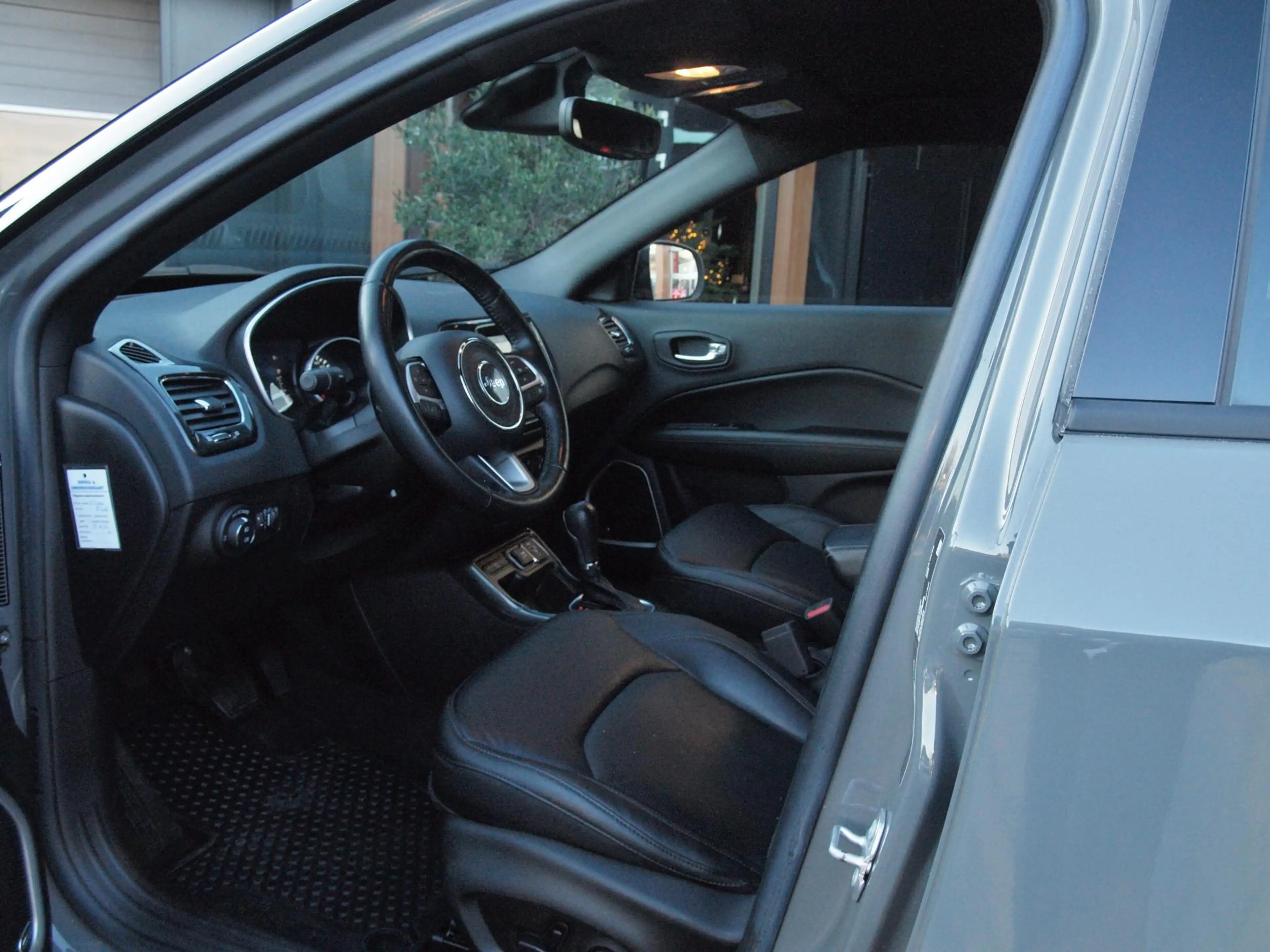 Jeep Compass 1.3T S | Camera | Cruise Control | Alpine Audio | — photo 3
