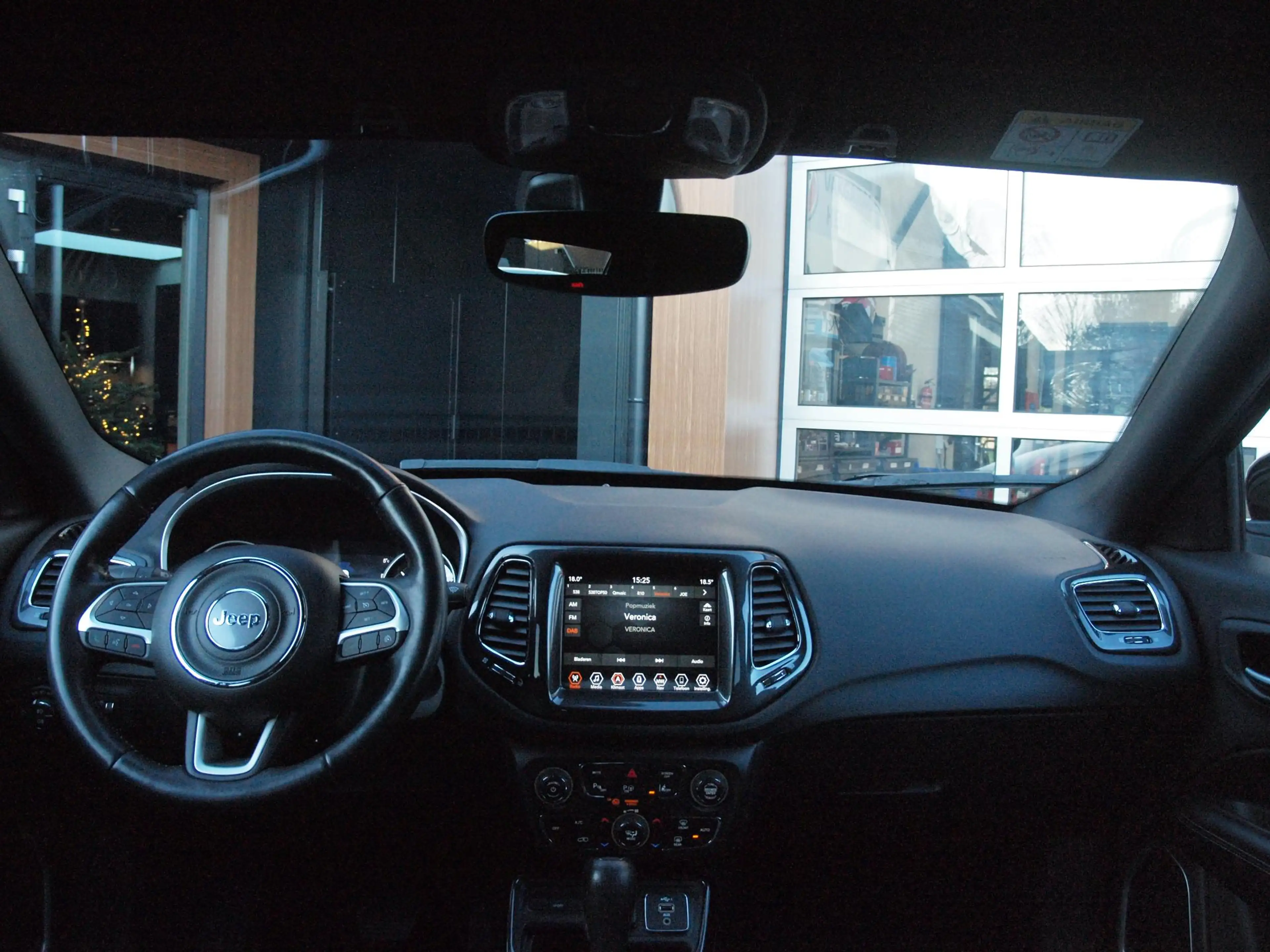 Jeep Compass 1.3T S | Camera | Cruise Control | Alpine Audio | — photo 11
