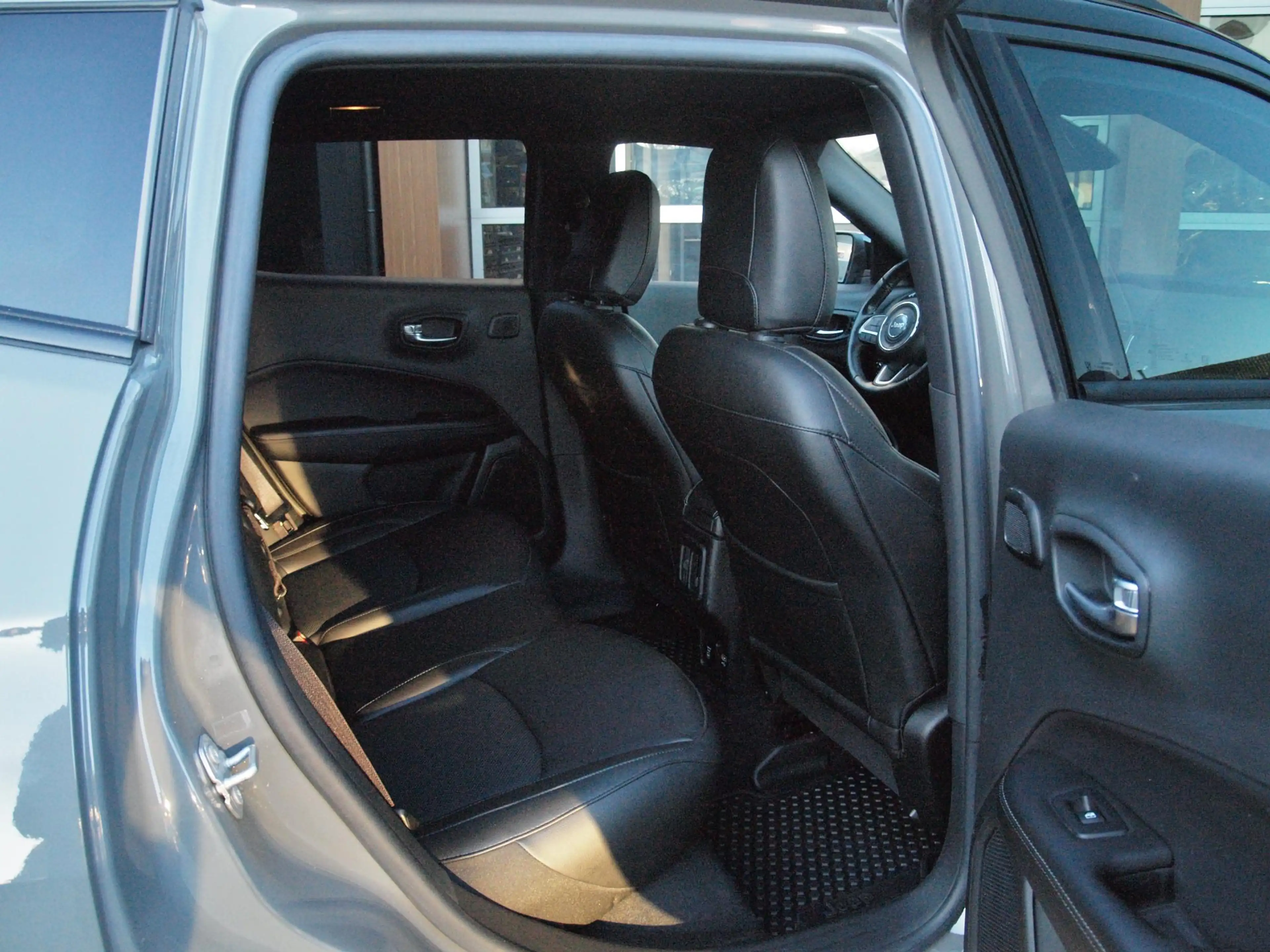 Jeep Compass 1.3T S | Camera | Cruise Control | Alpine Audio | — photo 26