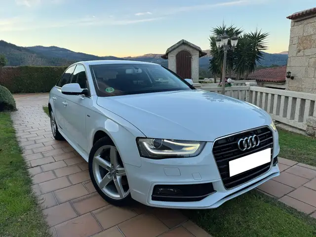 Audi A4 2.0TDI CD 150 S line edition