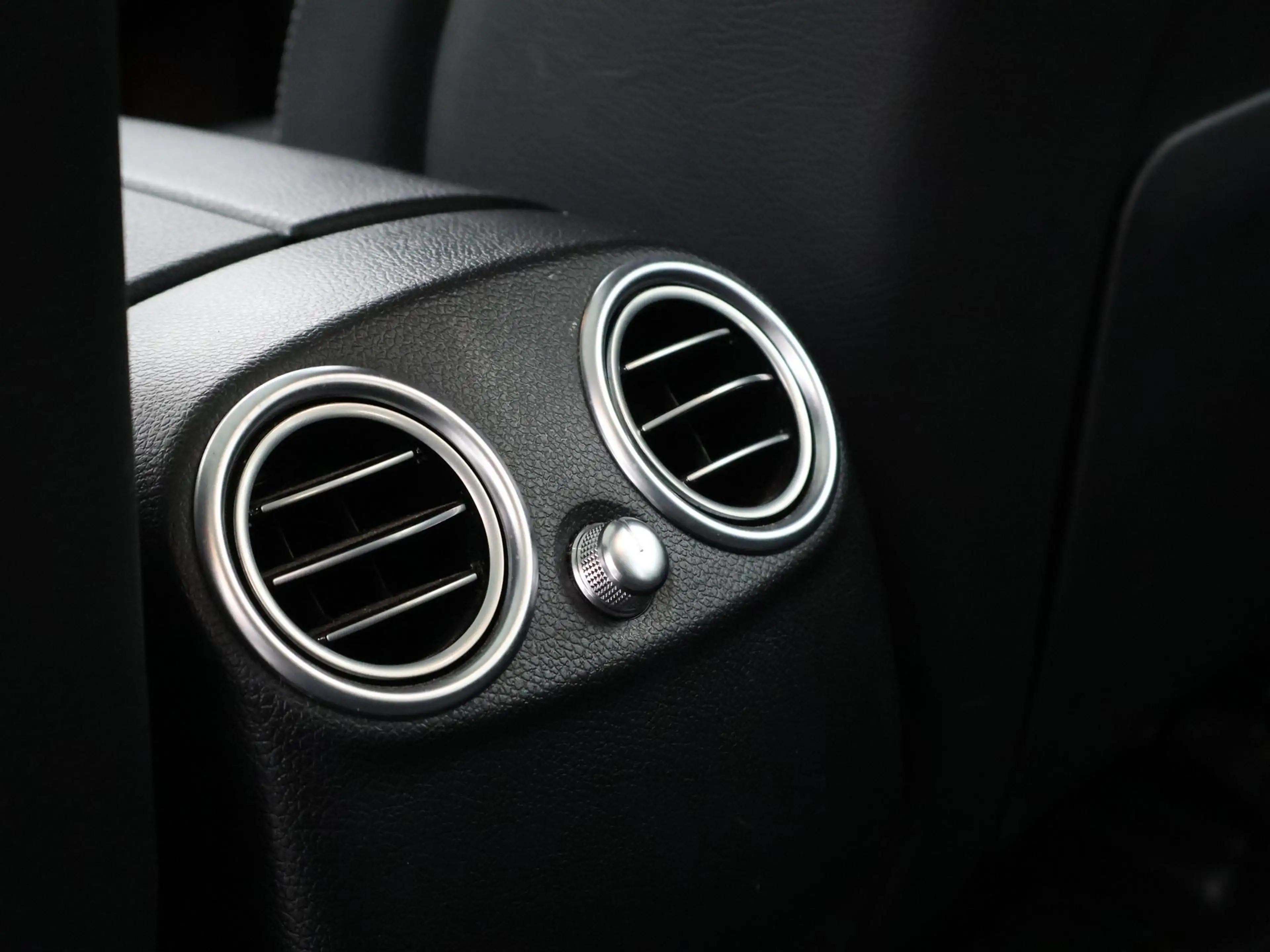 Mercedes-Benz GLC 350 350e 4MATIC PLUG-IN HYBRID + TREKHAAK | PANORAMA | — photo 29