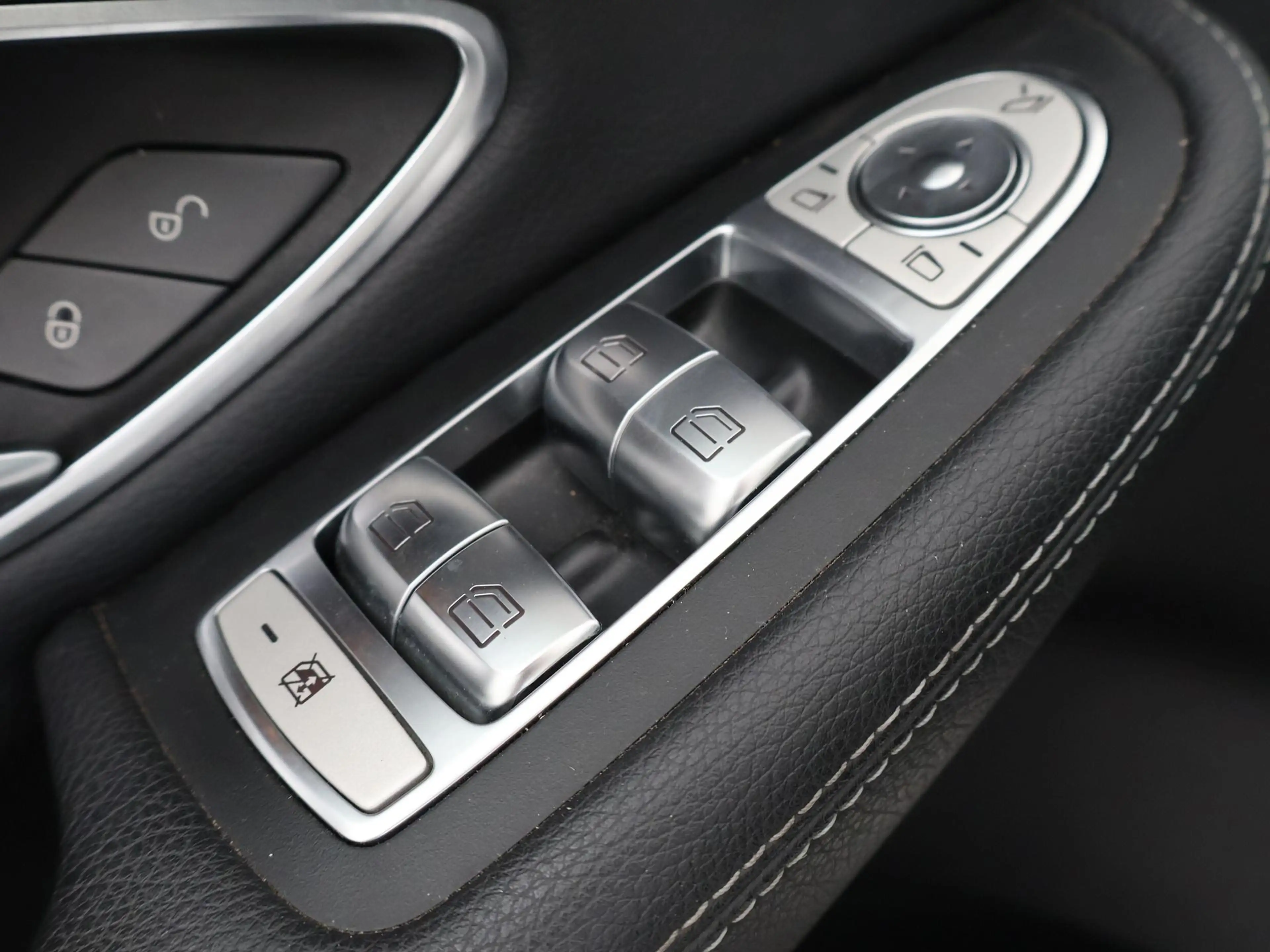 Mercedes-Benz GLC 350 350e 4MATIC PLUG-IN HYBRID + TREKHAAK | PANORAMA | — photo 33
