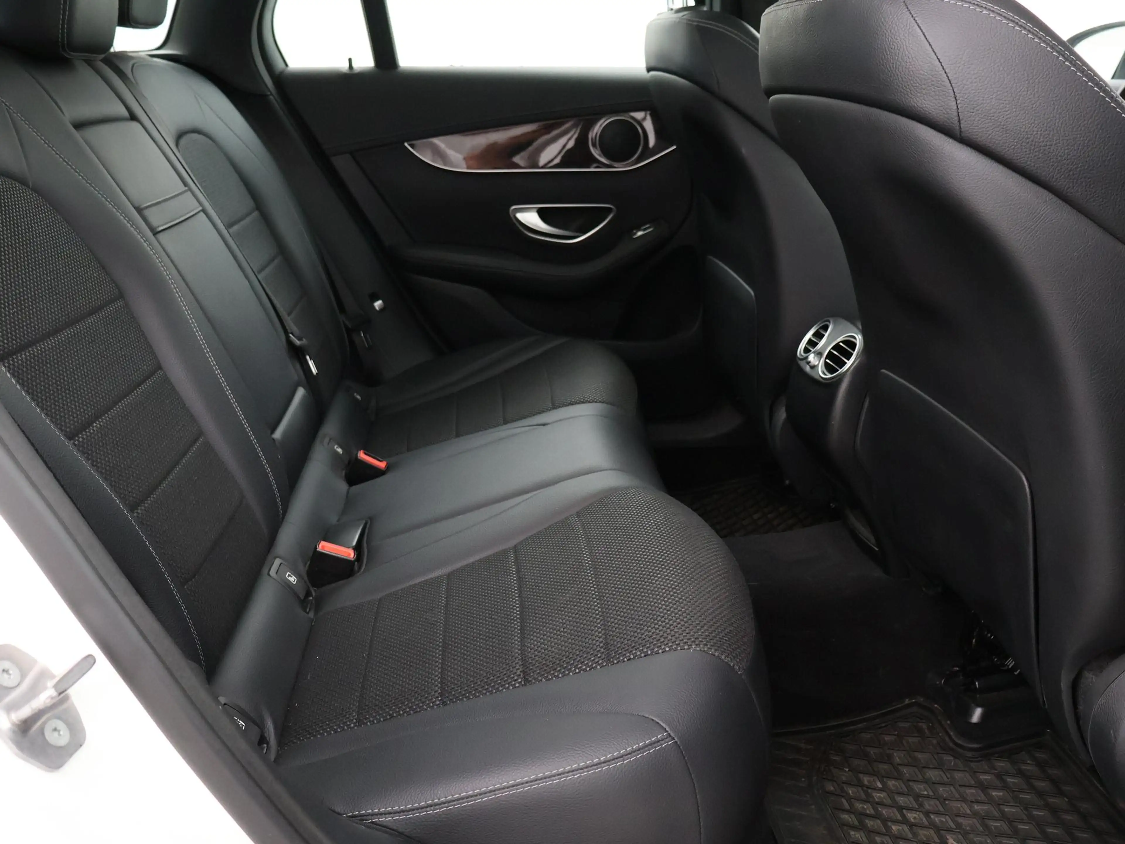 Mercedes-Benz GLC 350 350e 4MATIC PLUG-IN HYBRID + TREKHAAK | PANORAMA | — photo 7