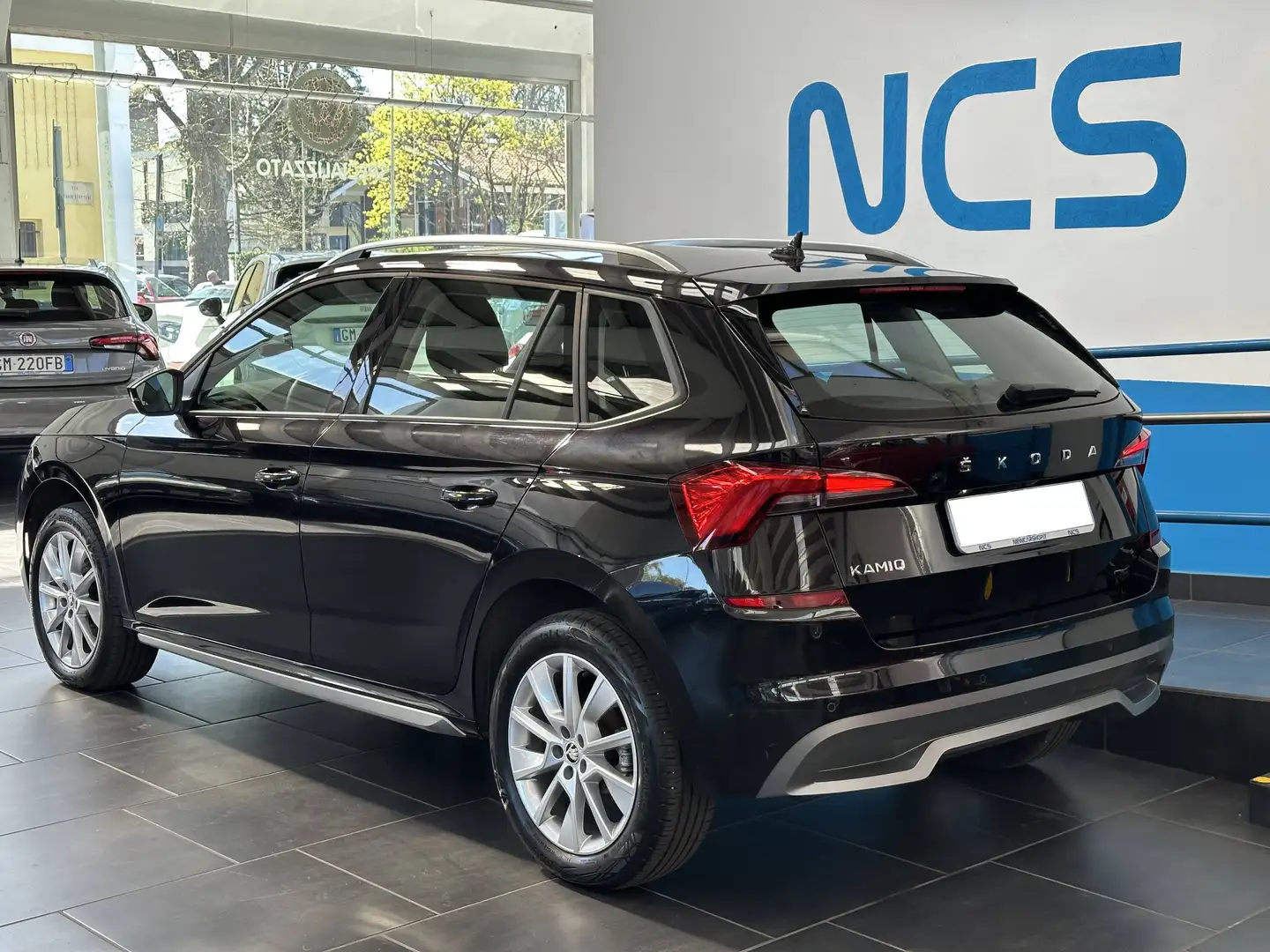 Skoda Kamiq 1.0 tsi Style 110CV "18.900 senza vincoli" Nero - 2