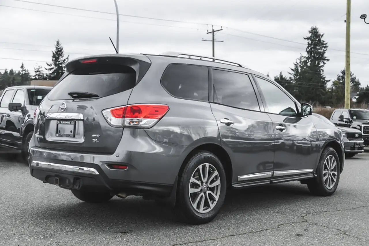 Nissan Pathfinder photo Nissan Pathfinder