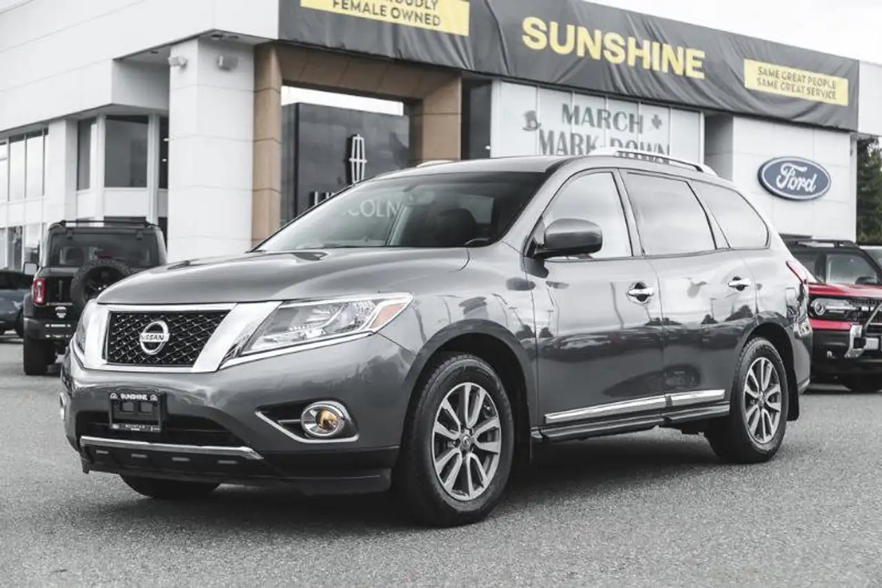 Nissan Pathfinder photo Nissan Pathfinder