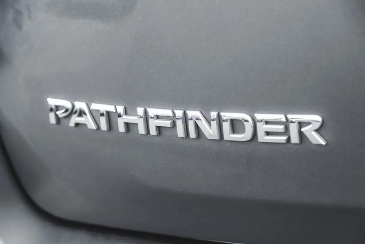 Nissan Pathfinder photo Nissan Pathfinder