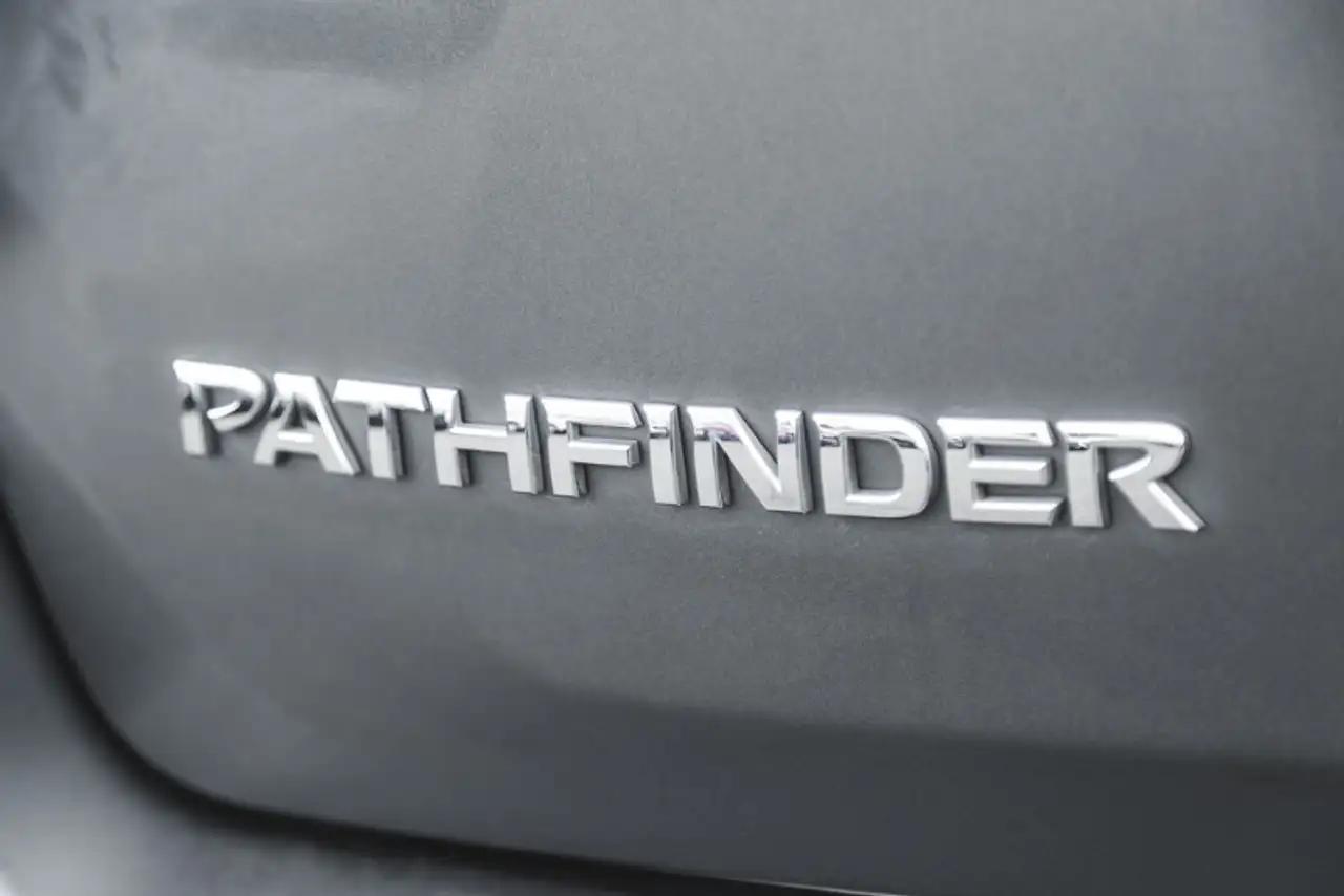 Nissan Pathfinder photo Nissan Pathfinder