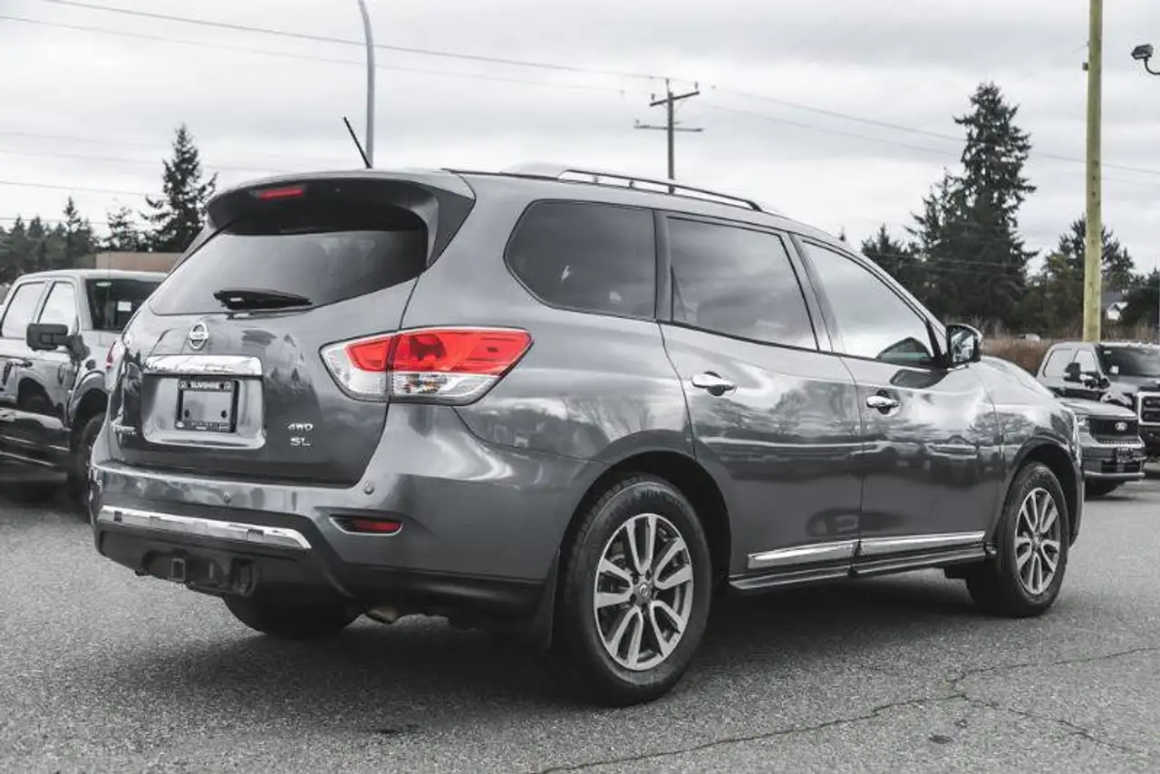 Nissan Pathfinder photo Nissan Pathfinder