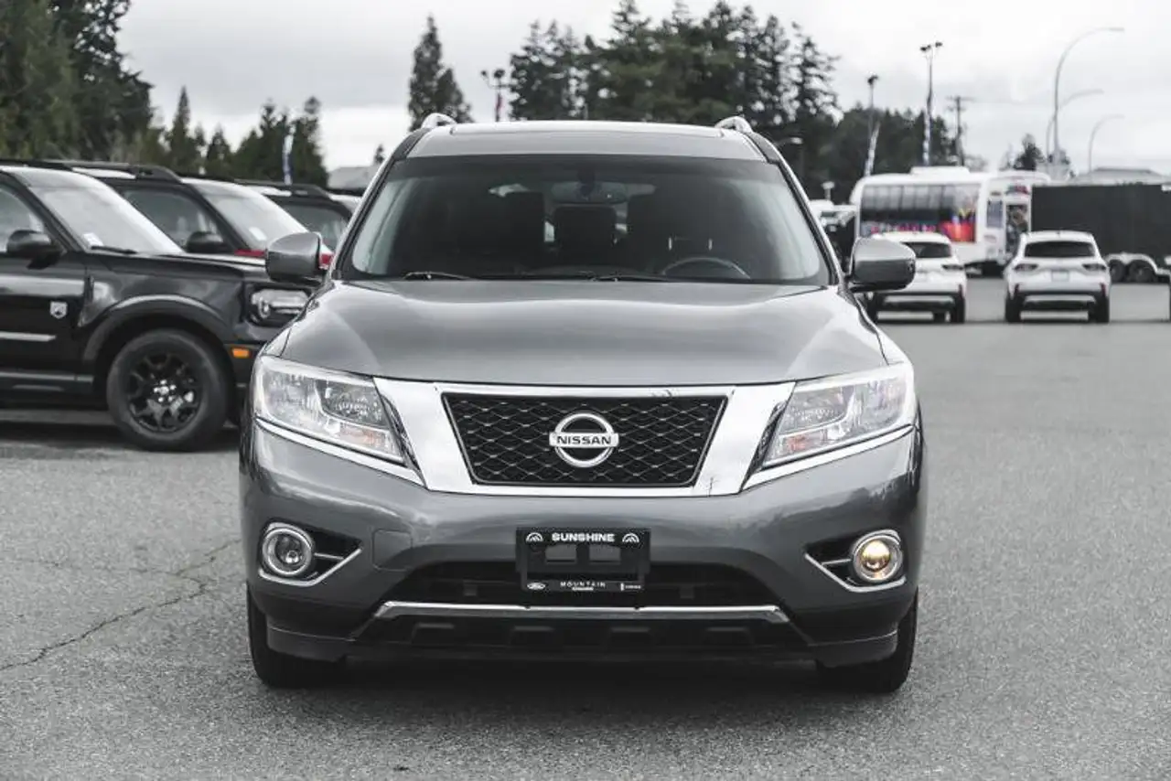 Nissan Pathfinder photo Nissan Pathfinder