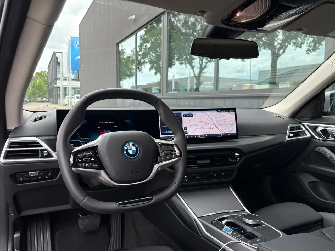 BMW i4 2026 — фото 6