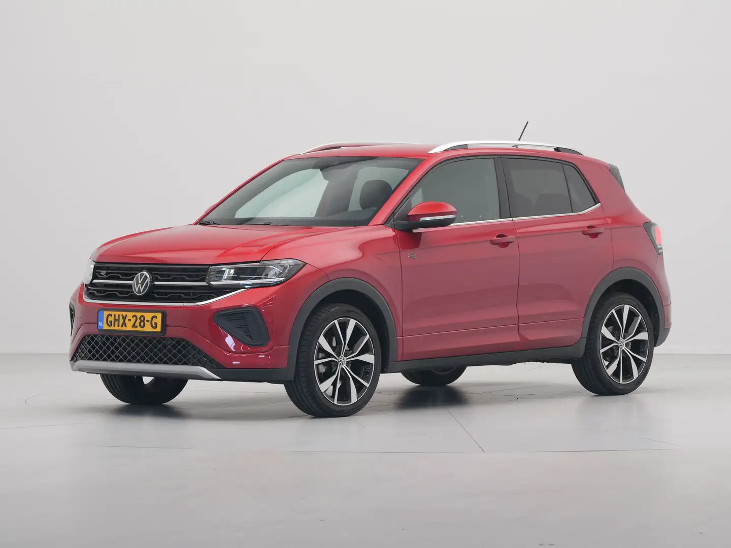 Volkswagen T-Cross 1.5 TSI 150pk DSG R-Line Business Navi via App Cam Rood - 2