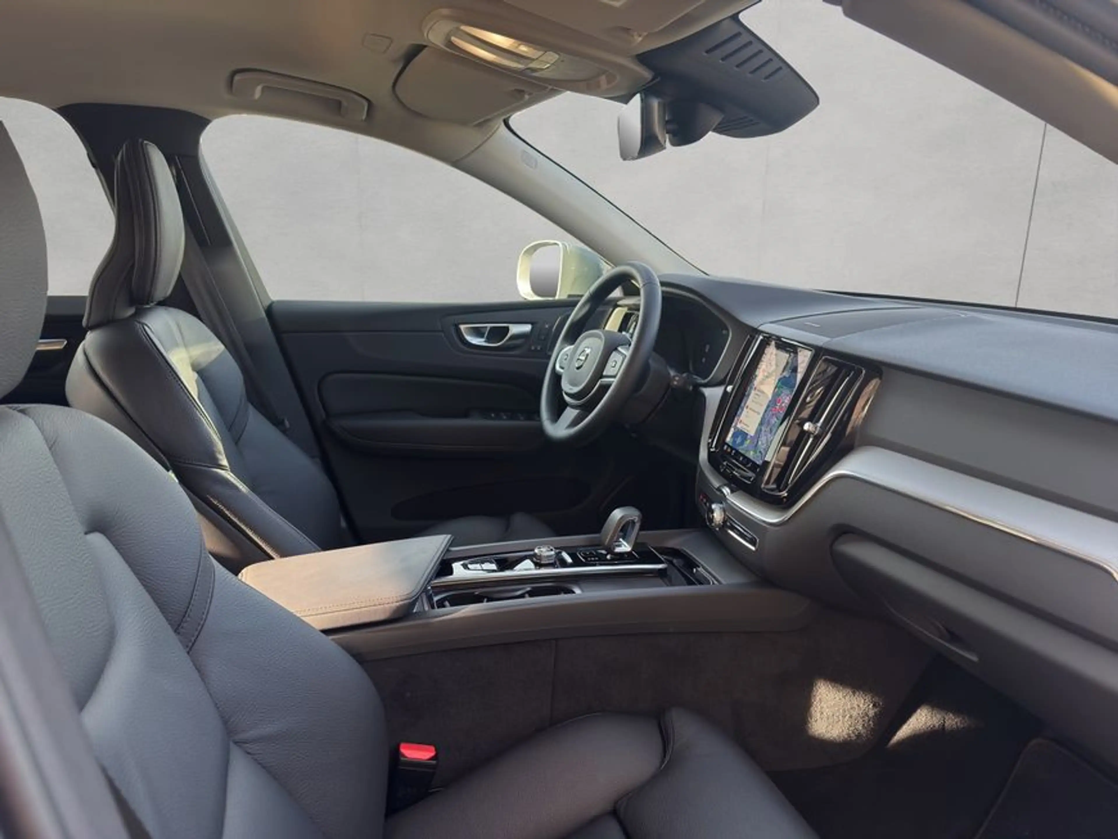 Volvo XC60 XC60 B5 AWD Vollleder Pilot BLIS H&K Voll-LED 19'' — photo 15