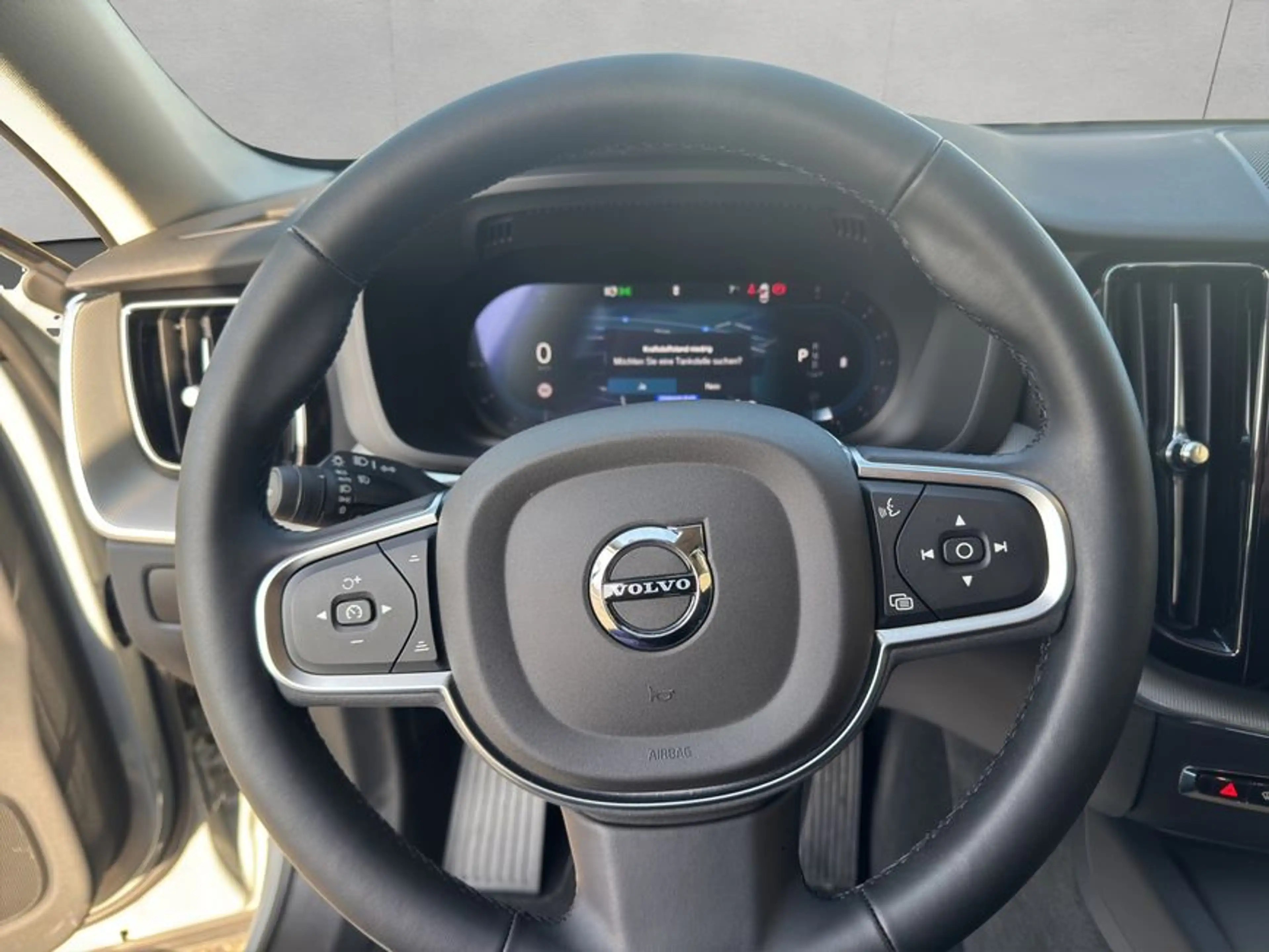 Volvo XC60 XC60 B5 AWD Vollleder Pilot BLIS H&K Voll-LED 19'' — photo 8