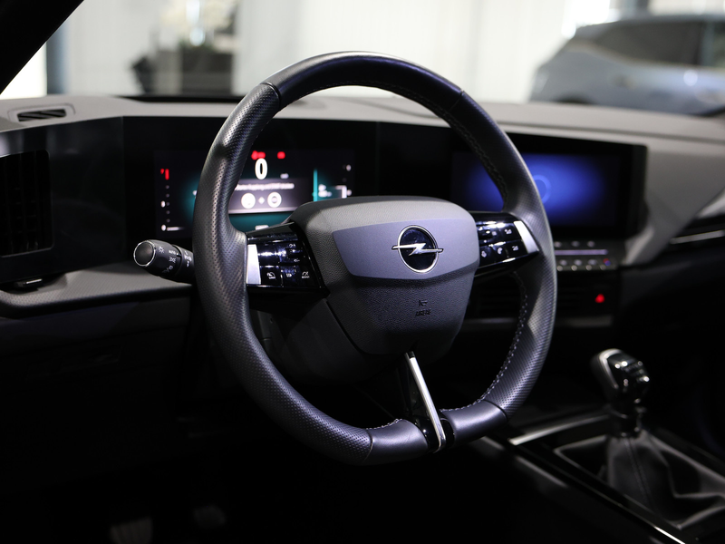 Opel Astra L 1.2 T LIMO GS-SPORT TECH / BLUE & BLACK — photo 14