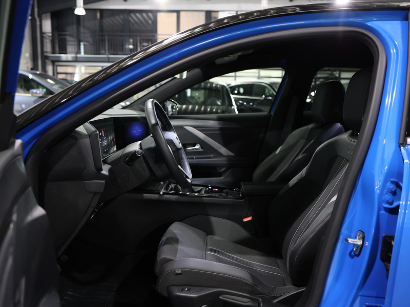 Opel Astra L 1.2 T LIMO GS-SPORT TECH / BLUE & BLACK — photo 13