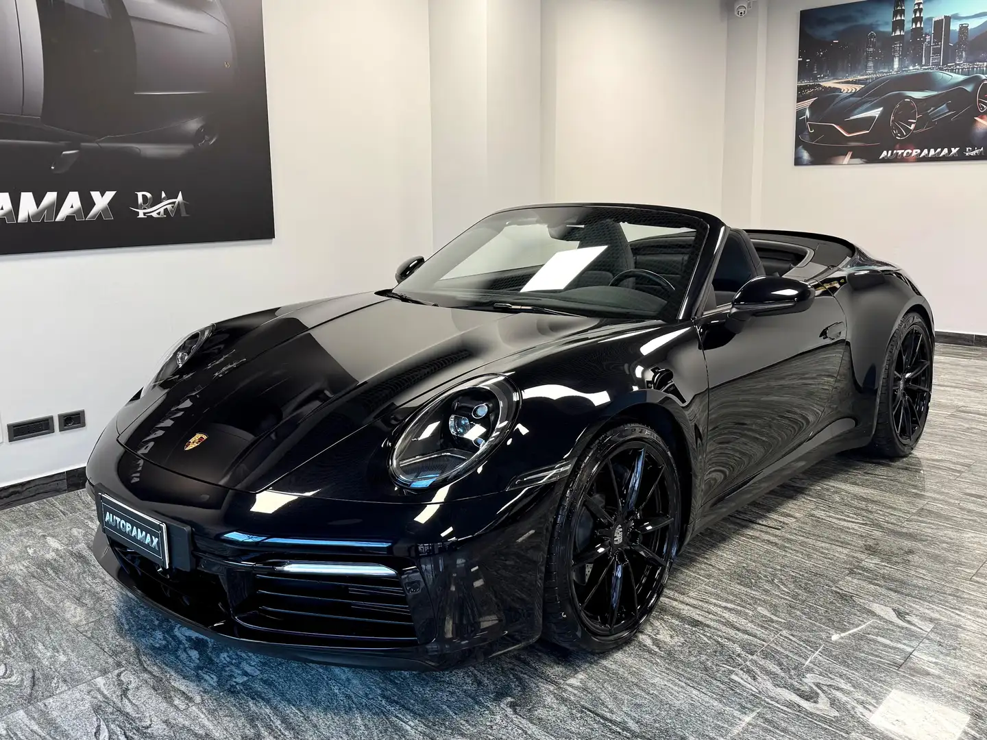 Porsche 992 Carrera 4 Cabrio PRONTA CONSEGNA IN SEDE Nero - 2