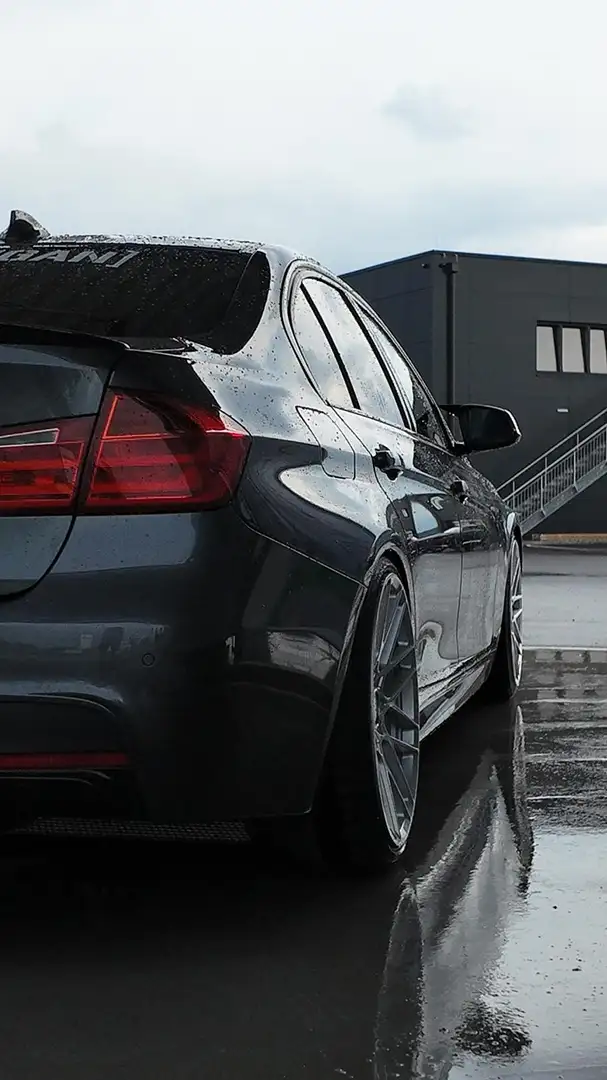 BMW 330 330d Österreich-Paket Aut. - 2