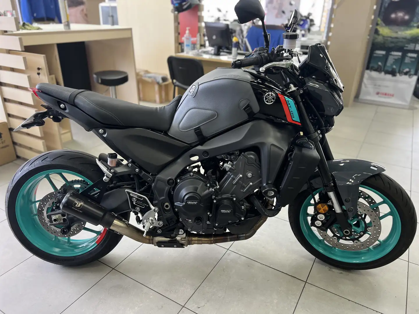 Yamaha MT-09 Gri - 1
