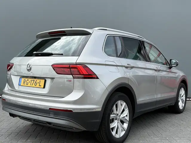 Volkswagen Tiguan view 2