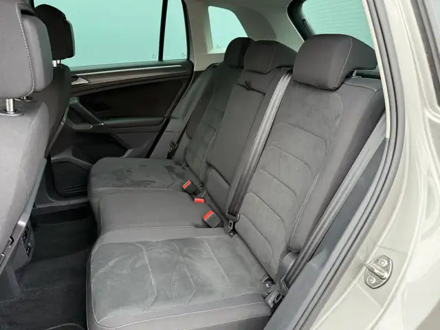 Volkswagen Tiguan view 6