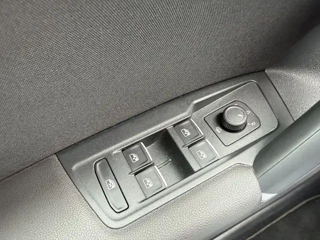 Volkswagen Tiguan view 13